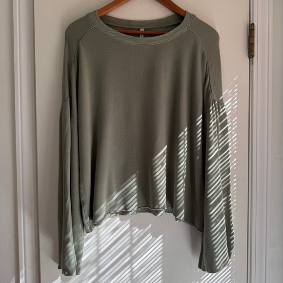 Z Supply Tops - Z SUPPLY Women's Sage Green Relaxed Fit Long Sleeve Crewneck Top Size Small